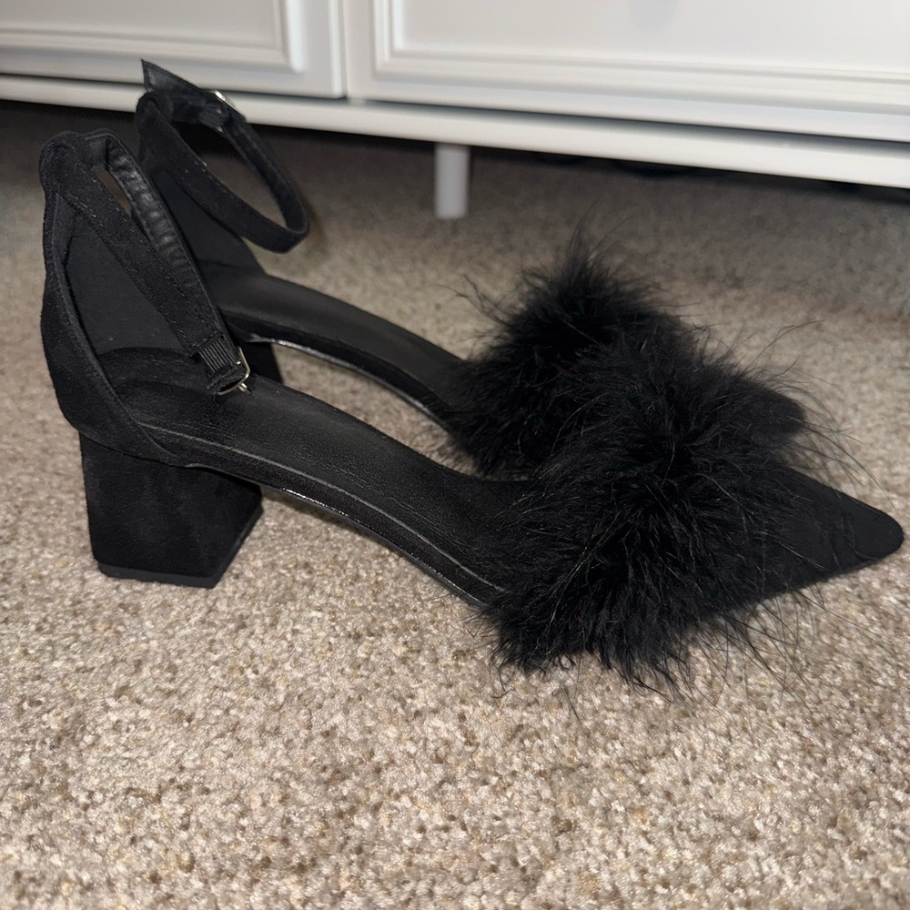 Elegant Black Feathered Women's Heels